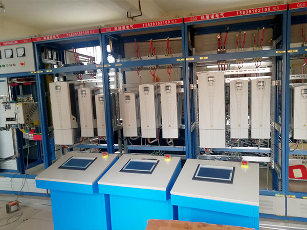 檁托自動焊研發(fā)成功  投入批量生產(chǎn)